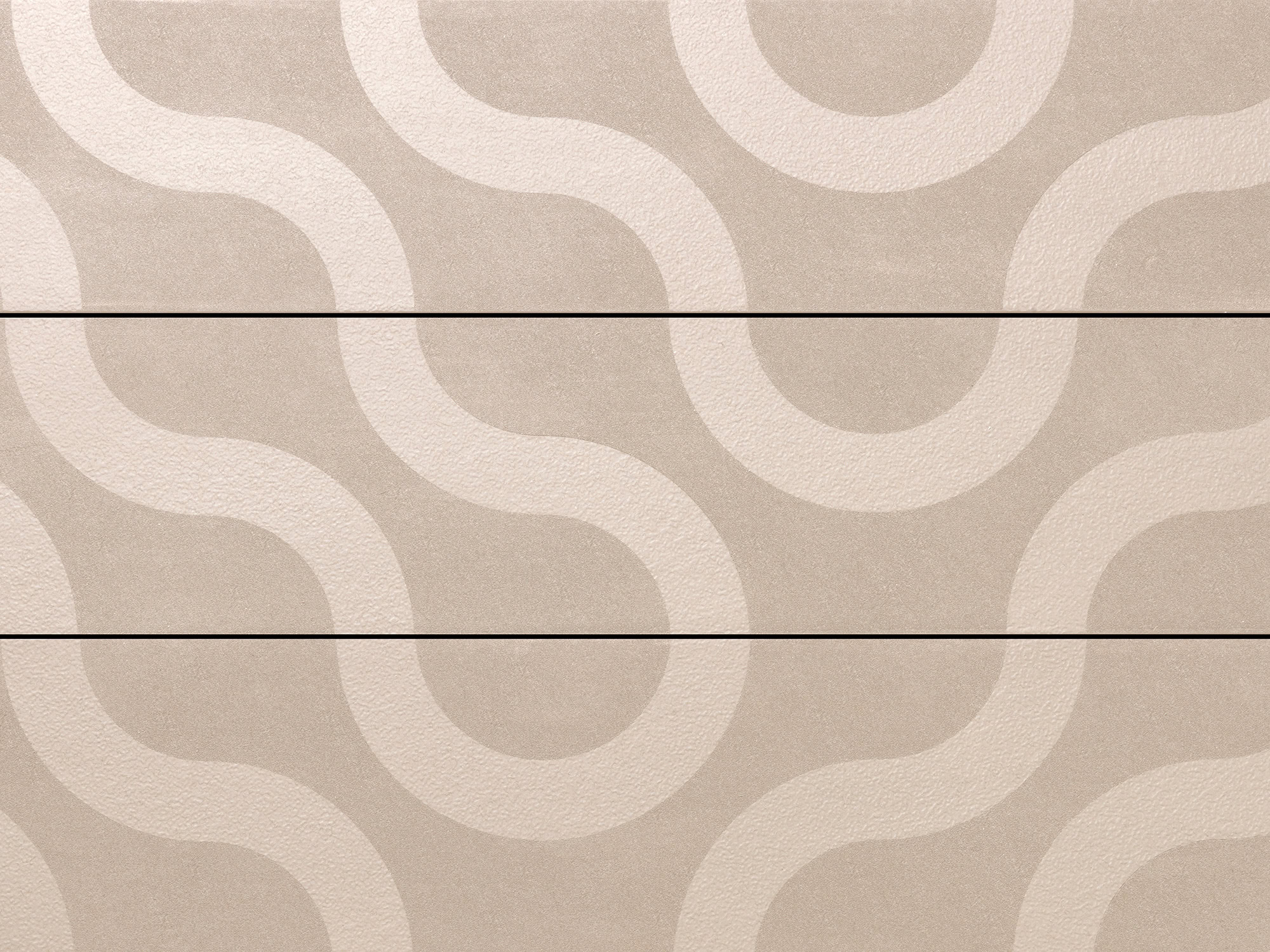 Millboard Modello Contour in Limed Oak: detail van het vloeiende patroon over drie plankdelen