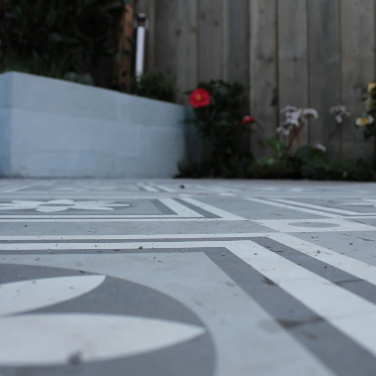 GeoCeramica® Concreet 60x60x4cm Flower decorate
