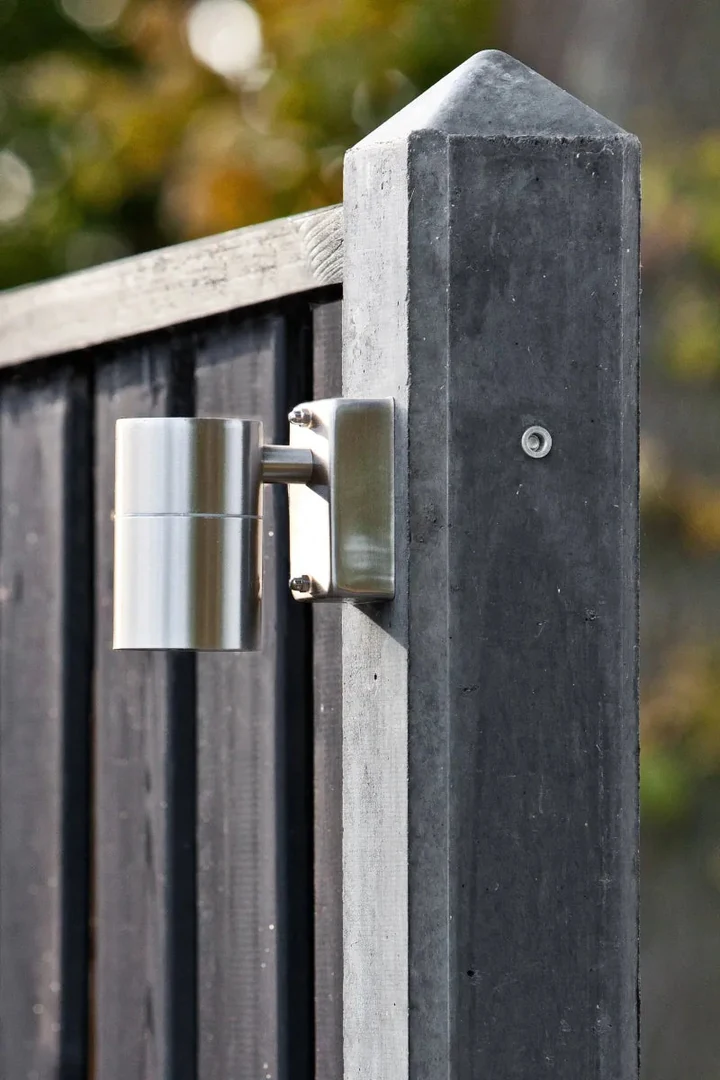 Beton-paal IJssel antraciet diamantkop 10x10x280cm kabeldoo 10x10x280cm Grijs