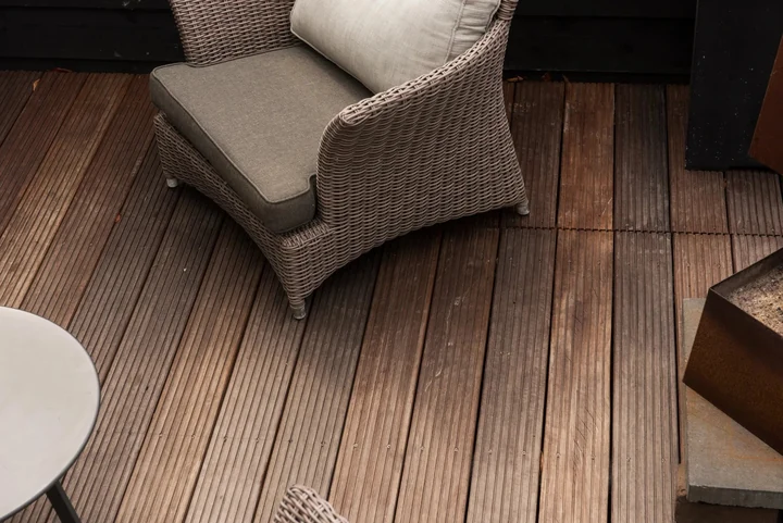 Bangkirai terrasplank v-groeven Premium 1,6x14,5x396cm 14.5x1.6x396cm Bruin