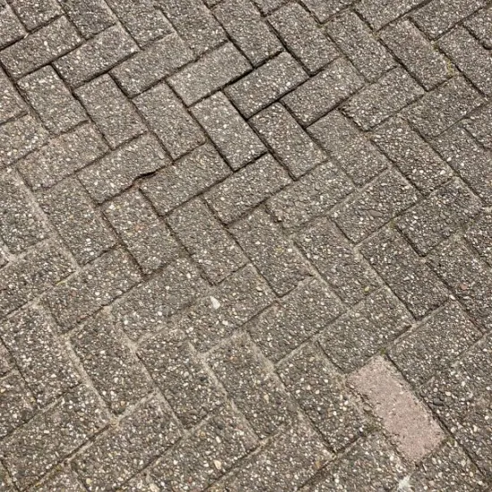 Betonklinkers heide 21x10,5x7/8cm — detail van kleur en oppervlak