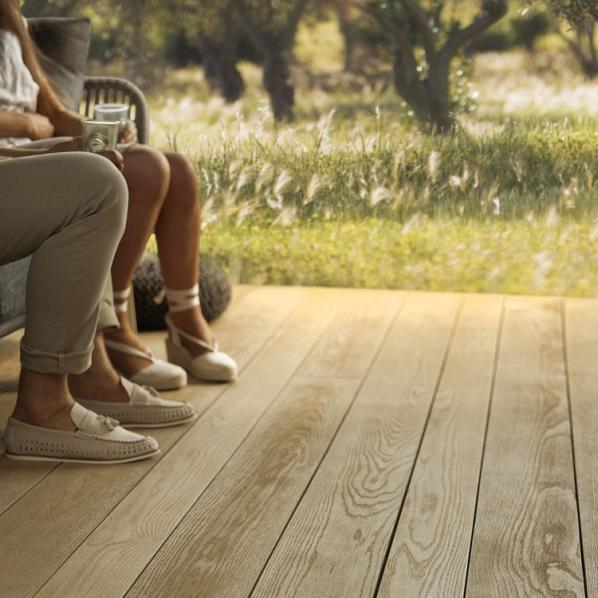 MDE126G | Vlonderplanken enhanced grain slim boards Golden Oak 3600x126x32mm